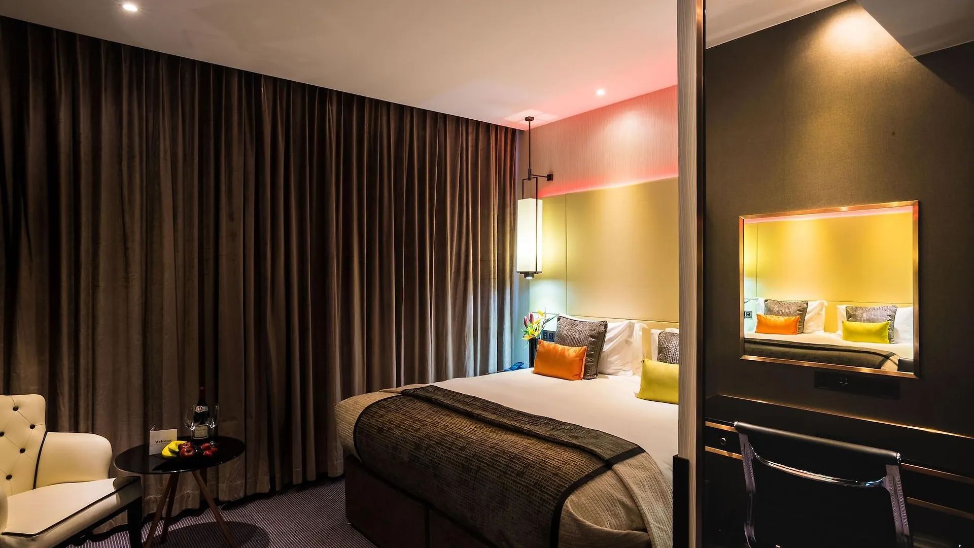 Montcalm Royal London House, London City 5*,