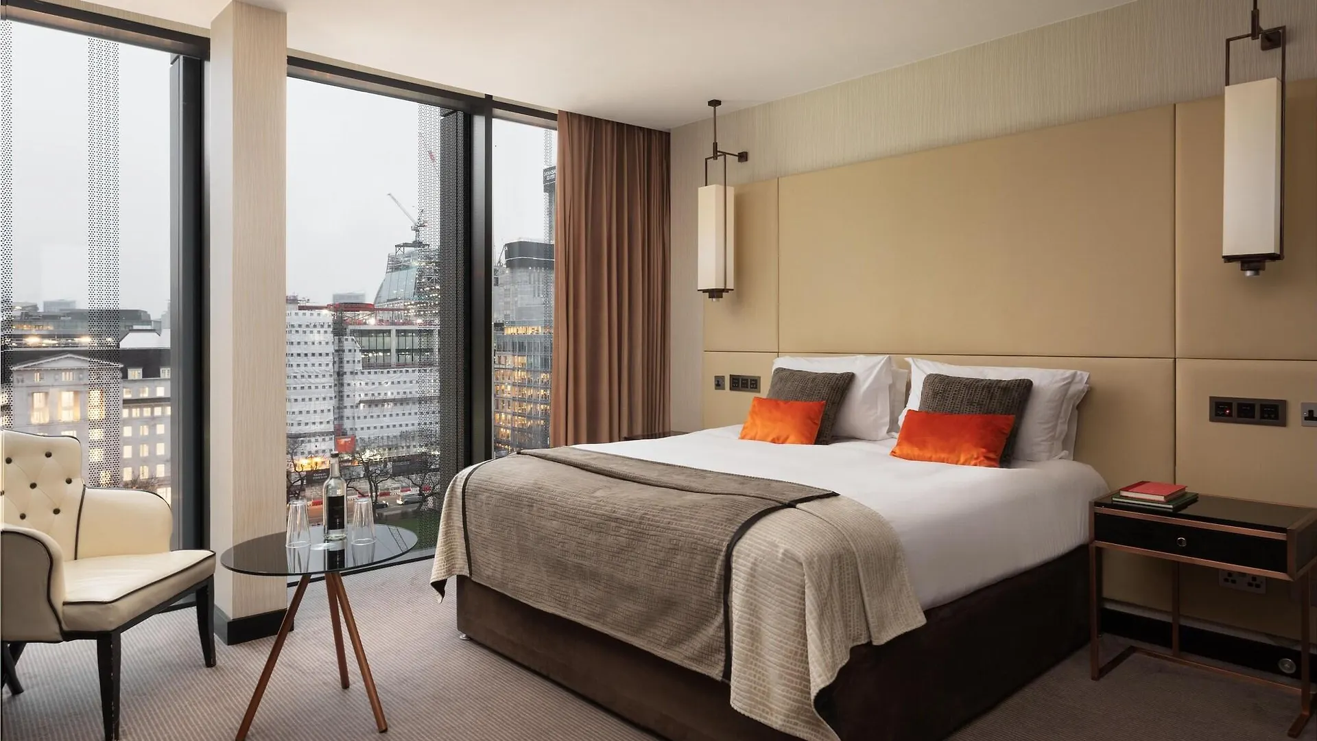 Montcalm Royal London House, London City 5*,