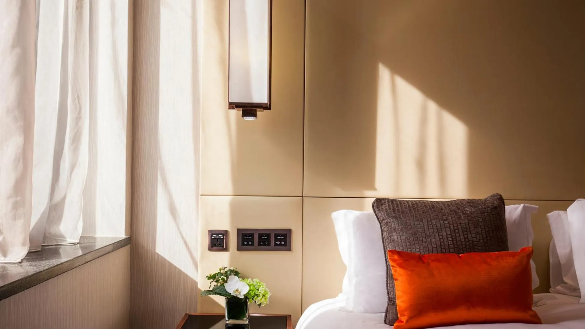 Montcalm Royal London House, London City 5*,  United Kingdom