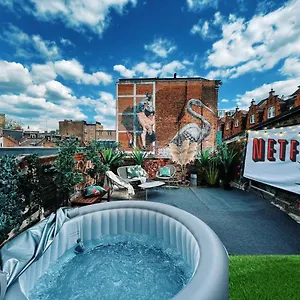 Pool-Cinema-Brick Lane-Shoreditch Apartment