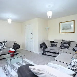 Lovely 4 Bed House Holiday home London