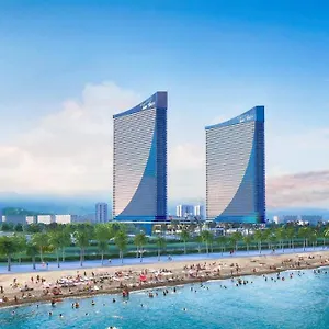 Orbi Center 5* باتومي