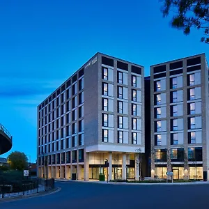 فندق Courtyard By Marriott Airport, لندن