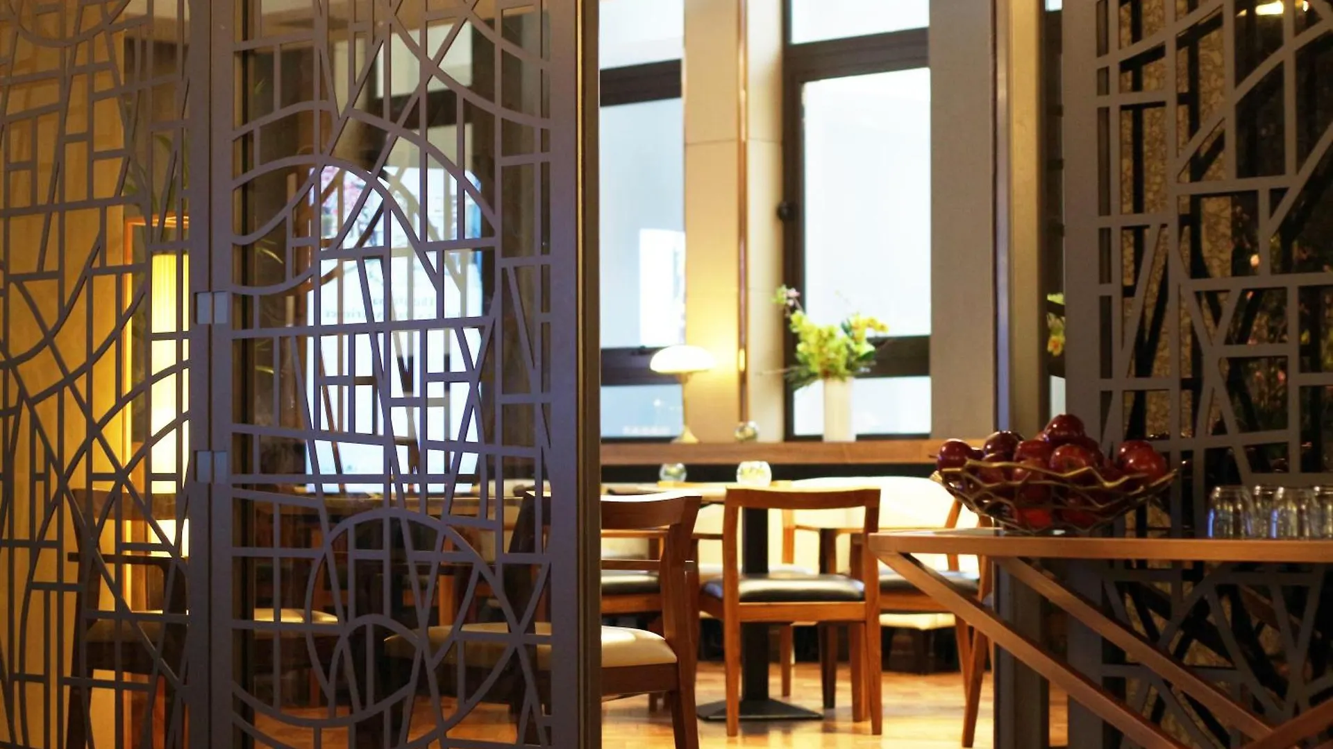 Montcalm Royal London House, London City 5*,