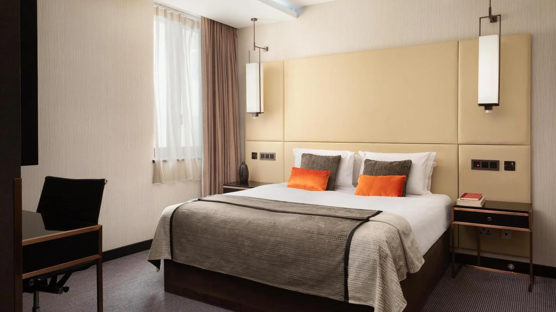 *****  מלון Montcalm Royal London House, London City בריטניה