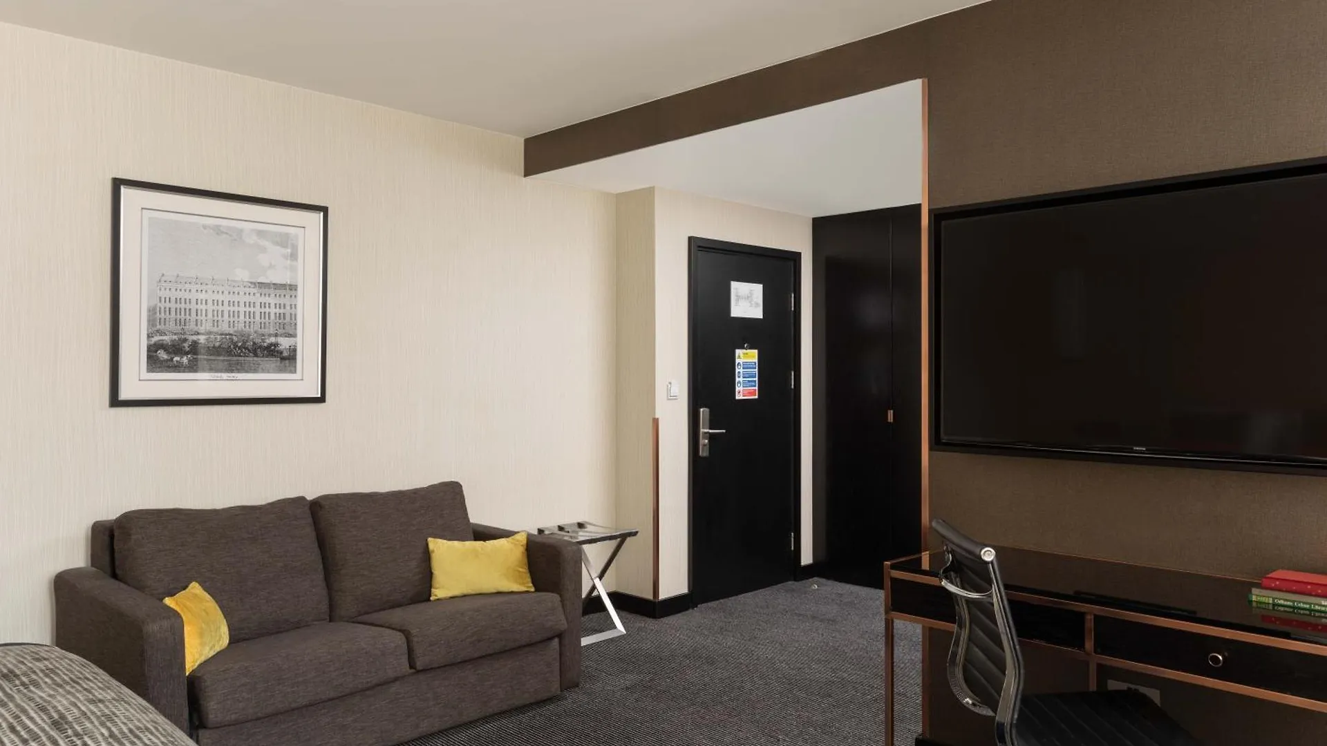 *****  מלון Montcalm Royal London House, London City בריטניה